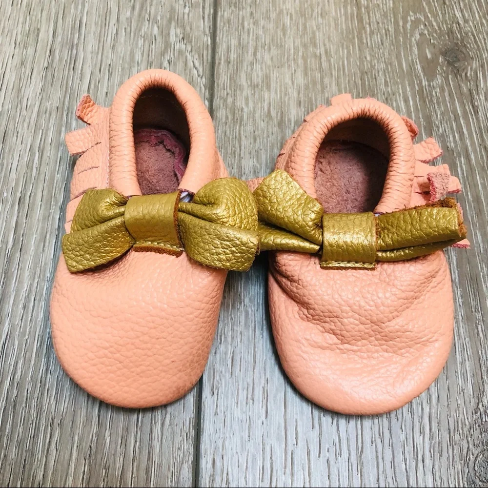 SOFT SOLE FRINGE MOCCASINS PINK GOLD 4C